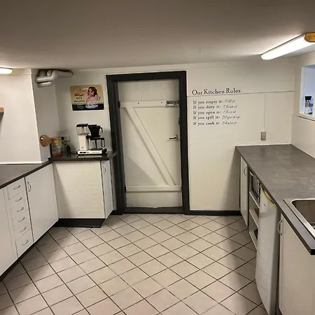 Appartement H. C. Lumbyes Vej - Kaelderlejlighed *