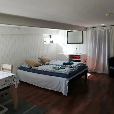 Apartamento H. C. Lumbyes Vej - Kaelderlejlighed